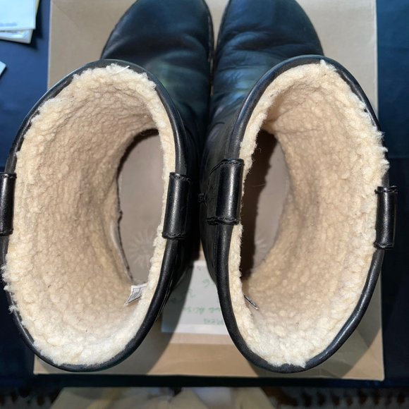 UGG Aliso Black Boots 13 main image 9